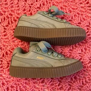 PUMA FENTY KIDS  Sneakers in sage green.